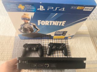 PS4 Slim 500GB Fortnite + 2 Mandos + 4 Juegos