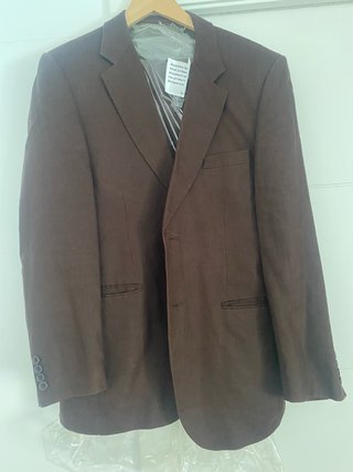 Traje de hombre marrón
