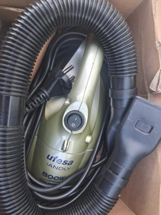 Aspiradora Ufesa Handly 800W Sin Bolsa