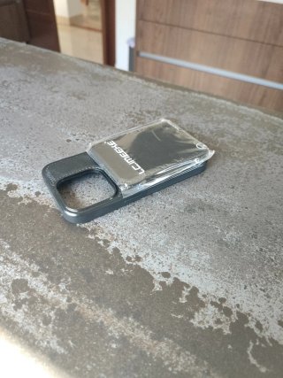Cover iPhone 15 Pro MagSafe + Portafoglio Magnetico
