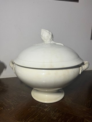 Zuppiera antica in ceramica