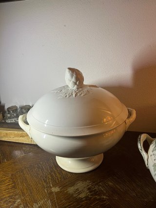 Zuppiera antica in ceramica
