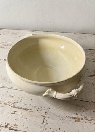 Zuppiera antica in ceramica