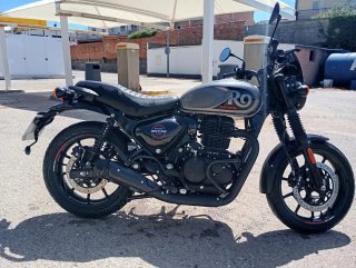 Royal Enfield HNTR 350 Negra
