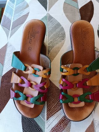Sandalias Jloon cuña multicolor piel