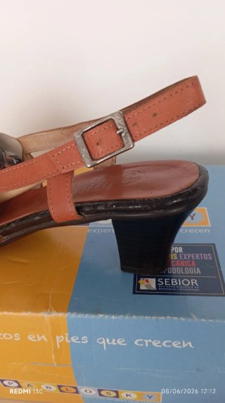 Sandalias  piel trenzada talla 38.