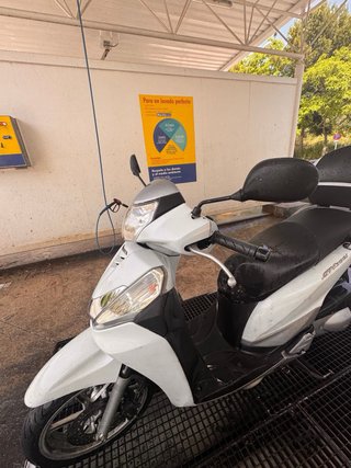 Honda SH 300i Scooter Automática