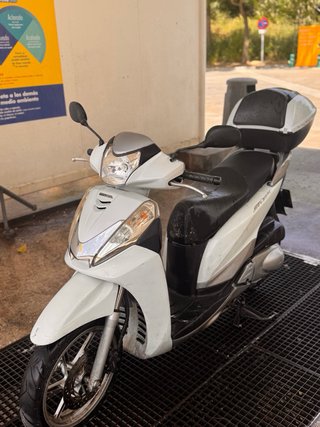 Honda SH 300i Scooter Automática