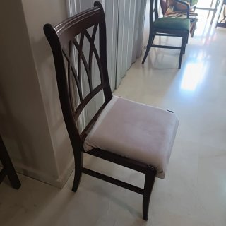 6 Sillas de comedor madera oscura Y mesa del salon