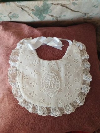 Babero reversible  bordado