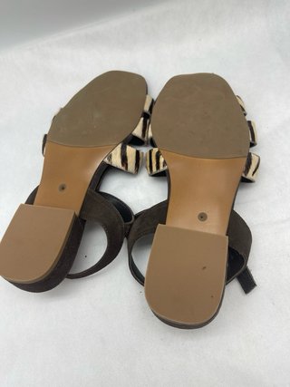 Sandalias de piel nuevas