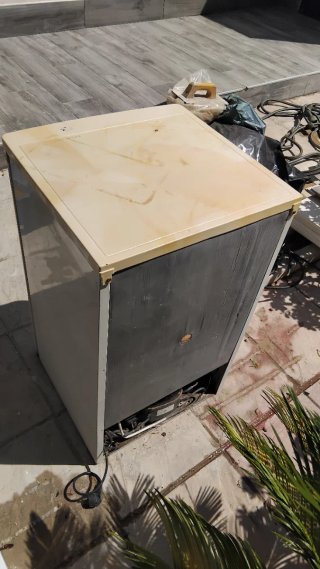 Frigorífico pequeño Aspes Funciona y enfria bien.