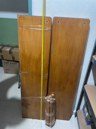 Estantería de madera maciza