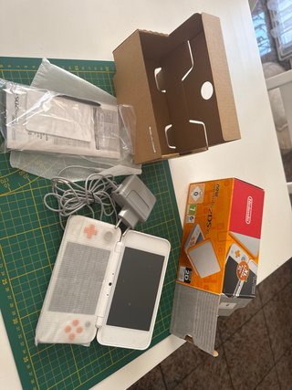 Nintendo new 2DS XL Blanca y Naranja