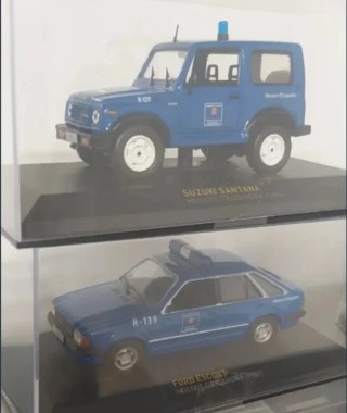 Colección vehículos policiales.
