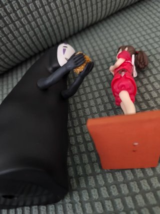 Figuras Chihiro y Sin Cara