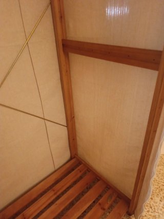 Armario de lino y madera muy buen estado