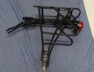 Parrilla Bicicleta con Luz Trasera