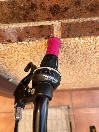Bici niña Btwin rosa y negra