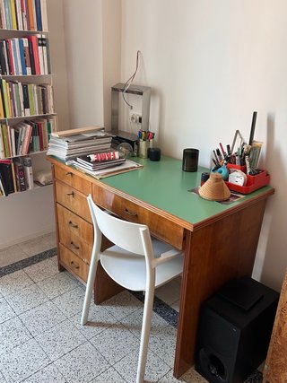 Scrivania vintage legno c/piano in laminato verde