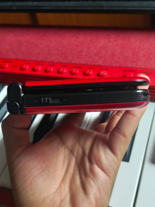 Nintendo 3DS XL Roja + Juegos digitales + Cargador