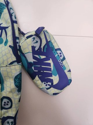 Mochila Nike 20L con estuche