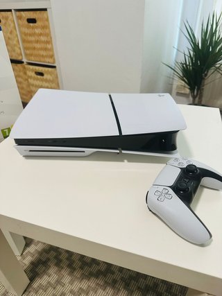 PS5 Slim 1TB con lector + mando
