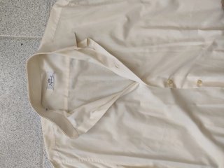 Camisa Hombre, color vainilla.