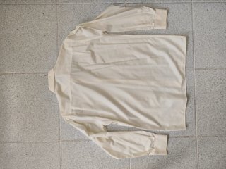 Camisa Hombre, color vainilla.