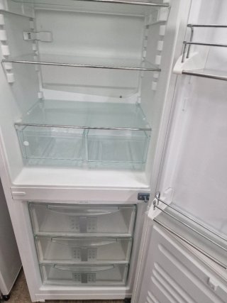 Nevera Liebherr 1.80m x 60cm