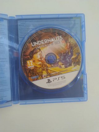 PRECINTADO. Stray. + Undernauts y Away usados. PS5