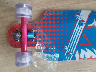 Longboard Space con ruedas luminosas