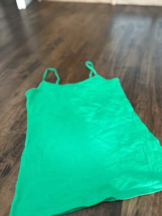 Camiseta tirantes verde ZARA