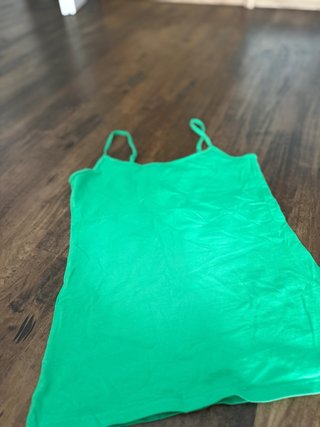Camiseta tirantes verde ZARA