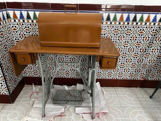 Máquina de coser Singer antigua