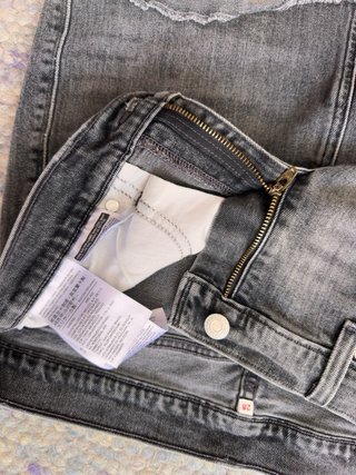 Falda Levis Gris Talla 28