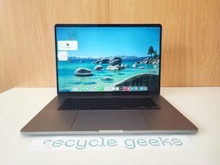 MacBook Pro A2141 i9 64GB RAM 1TB SSD