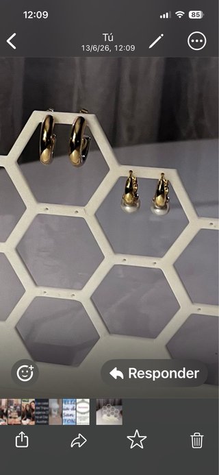 Expositor de pendientes hexagonal blanco