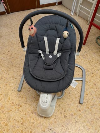 Silla Mecedora Bebé Gris con musica a control o pi