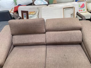 Sofá marron deslizable 2 plazas tela