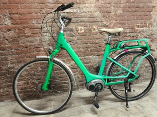 Bicicleta Eléctrica CUBE Motor BOSCH