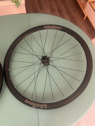 Ruedas Vision Team 35.  Para gravel y carretera.