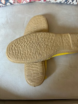 Zapatillas tipo Camping Amarillas