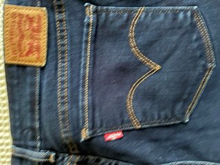 Pantalón Levi's Slim y Top azul oscuro Talla M