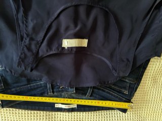 Pantalón Levi's Slim y Top azul oscuro Talla M