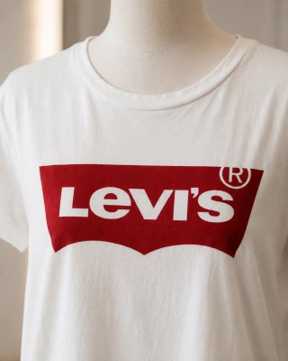 T-shirt Levi's donna bianca logo rosso