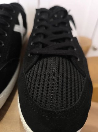 Zapatillas Munich Negras y Blancas
