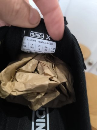 Zapatillas Munich Negras y Blancas