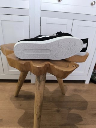 Zapatillas Munich Negras y Blancas
