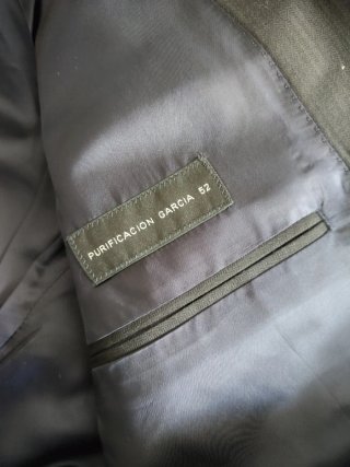 Traje negro PURIFICACIÓN GARCÍA
